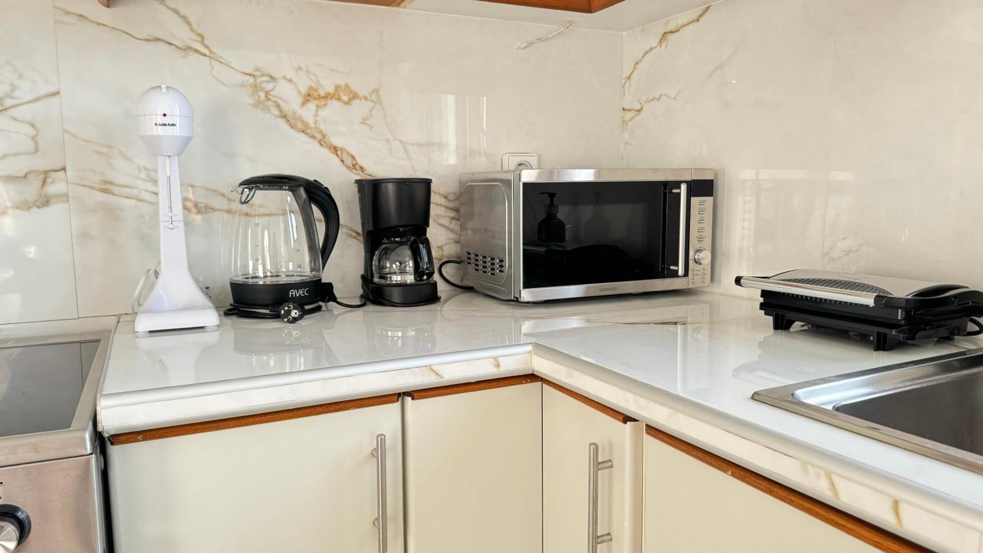 Sunny Apartment For Couples & Friends In Centre Iraklio Eksteriør billede
