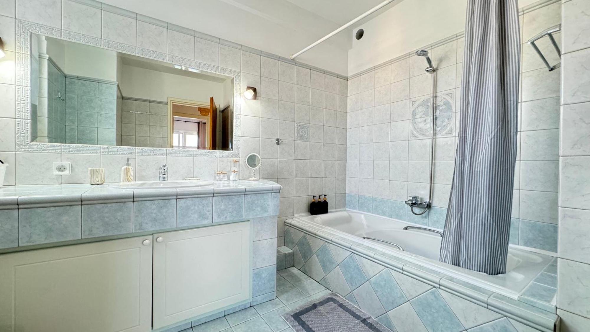 Sunny Apartment For Couples & Friends In Centre Iraklio Eksteriør billede