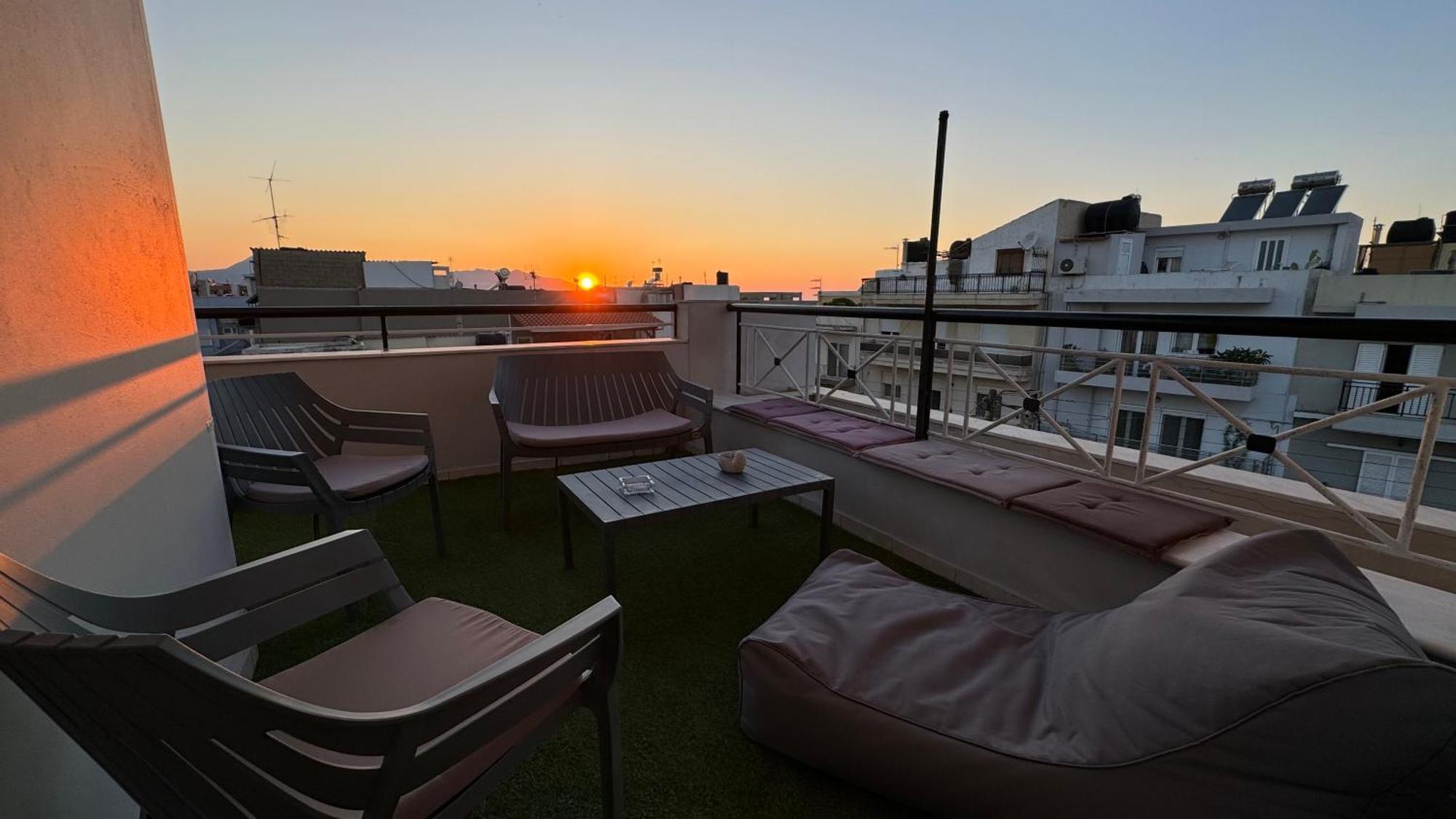 Sunny Apartment For Couples & Friends In Centre Iraklio Eksteriør billede